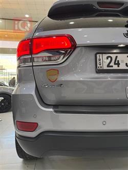 جیپ گراند شیرۆکی